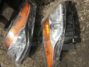 Headlights Ford Explorer 2013