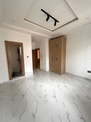 2bdrm Block of Flats in In An Estate After for rent