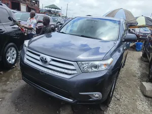 Toyota Highlander Limited 2012 Gray