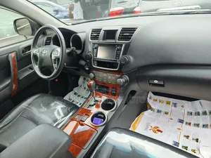Toyota Highlander Limited 3.5L 2WD 2013 Silver
