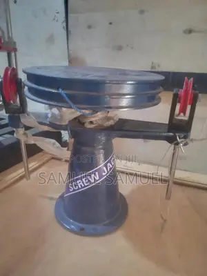 Screw Jack Apparatus