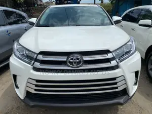 Toyota Highlander Limited Platinum 4dr SUV AWD (3.5L 6cyl 6A) 2015