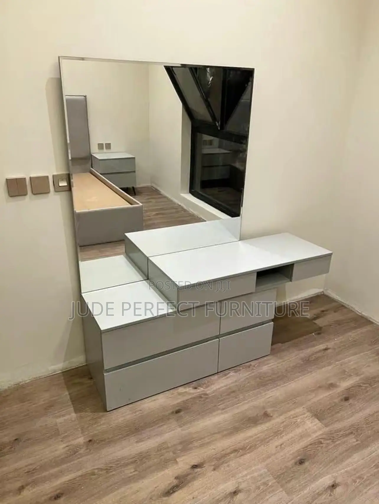 Quality Dressing Mirror