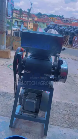 Crumbling Machine for Better Nourishing of Day Old Chicks