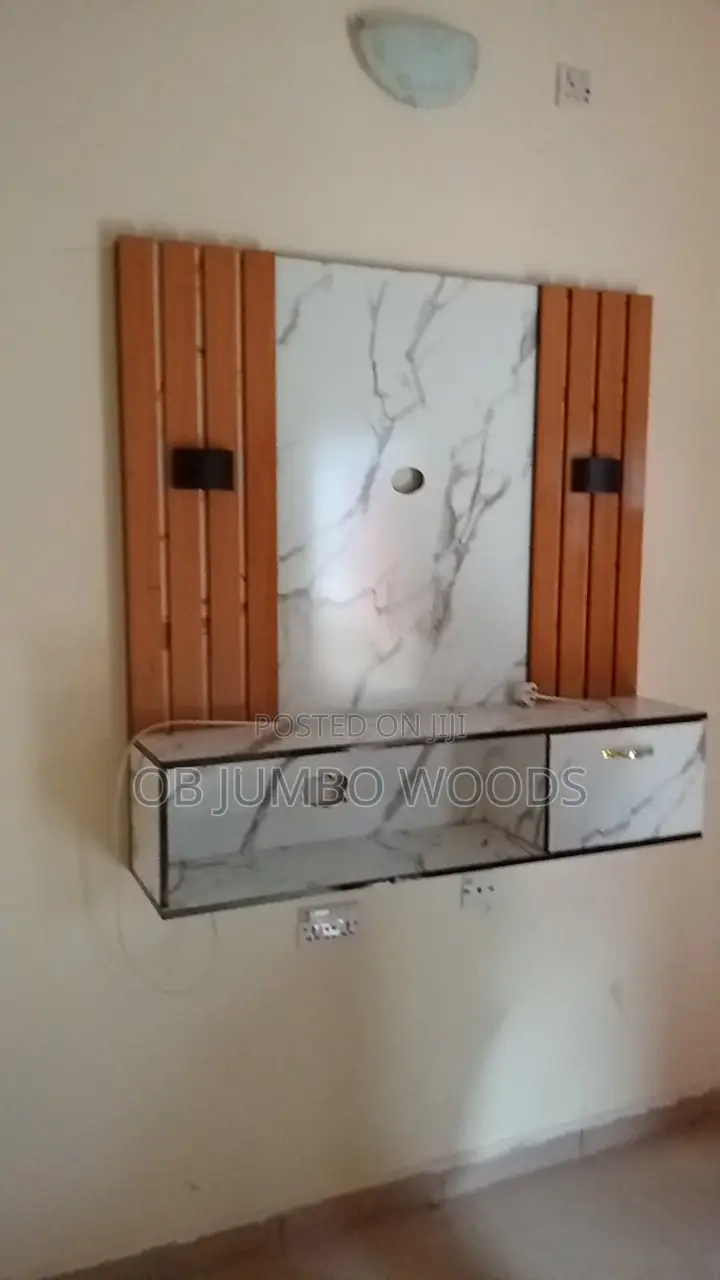 Simple Tv Console