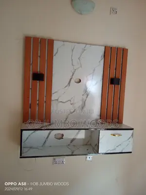 Simple Tv Console