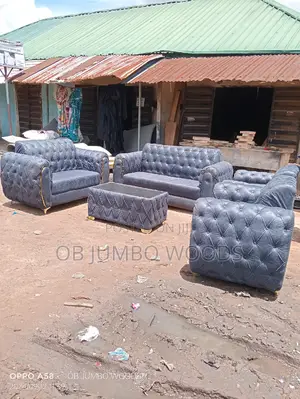 Classic Upholstery Sofa With Center Table