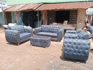 Classic Upholstery Sofa With Center Table