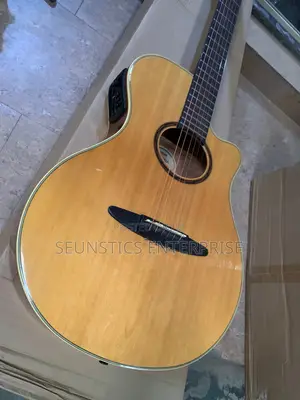 Quality Yamaha APX - 5NA Electro Acoustic Guitar