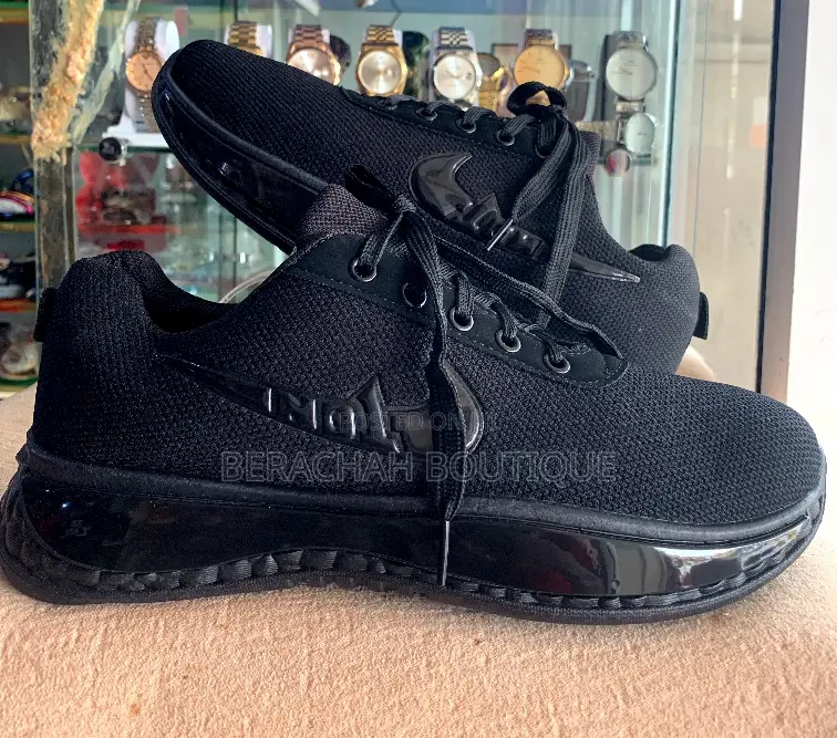 Black Sneakers Canvass