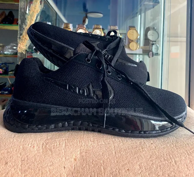 Black Sneakers Canvass