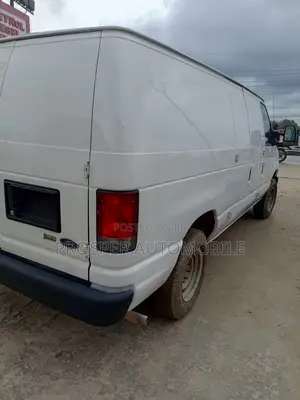 Ford E250 2014 White