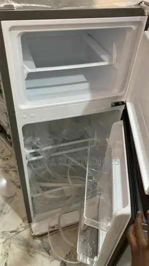 Imported Hisense Refrigerator-freezer 124L REF172DR