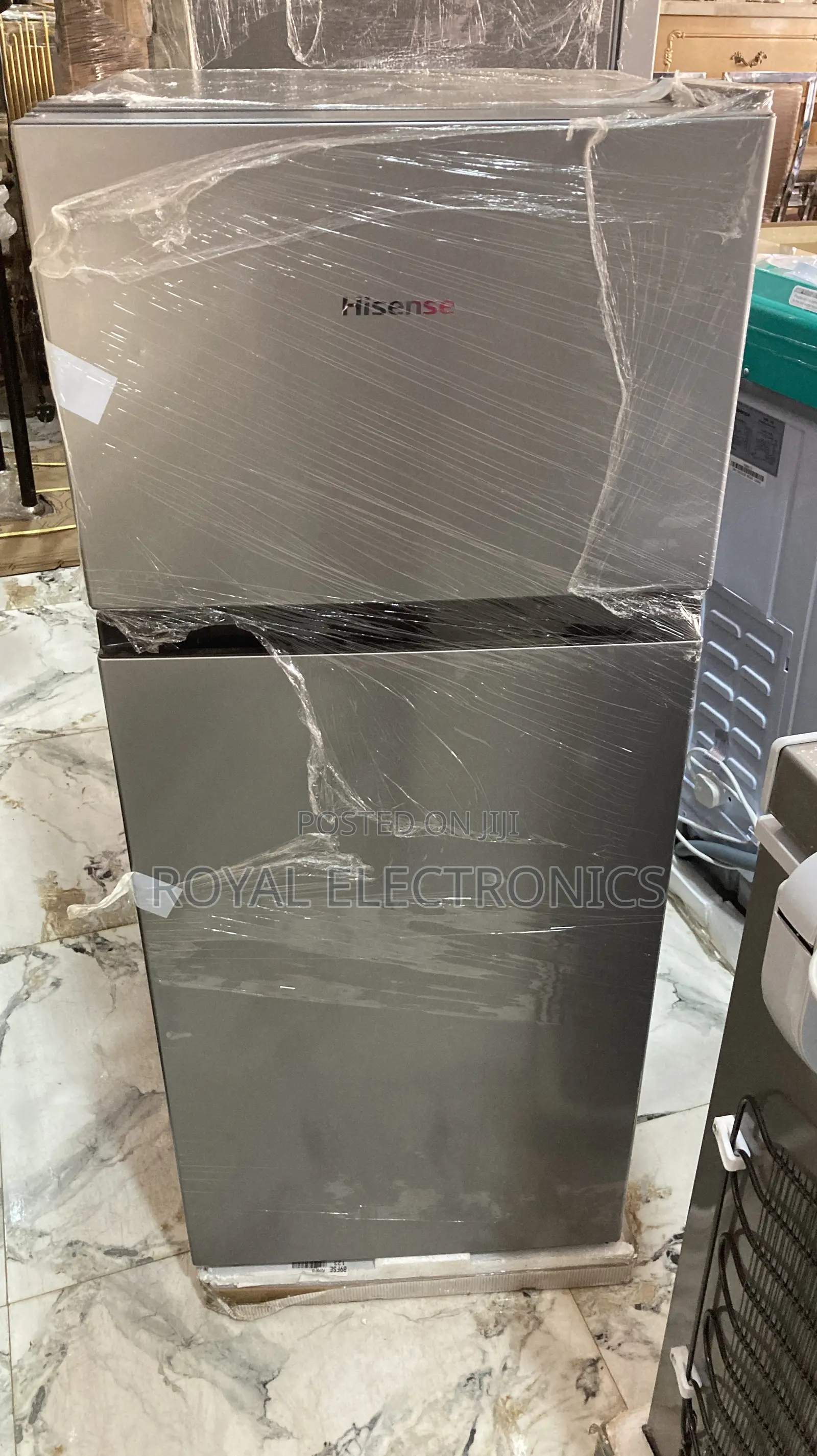 Imported Hisense Refrigerator-freezer 124L REF172DR
