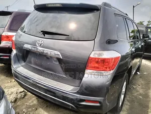 Toyota Highlander 3.5L 4WD 2013 Gray