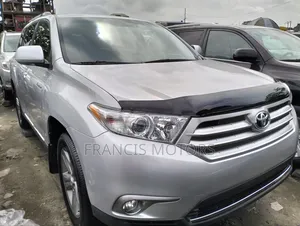 Toyota Highlander 3.5L 4WD 2013 Silver