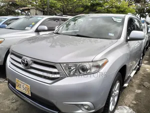 Toyota Highlander 3.5L 4WD 2013 Silver