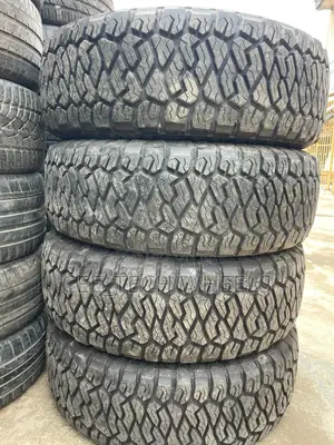 LT275/65R20 Set