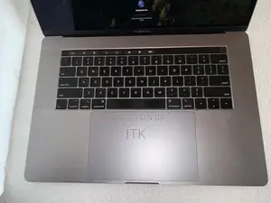 Laptop Apple MacBook Pro 16GB Intel Core i7 SSD 640GB