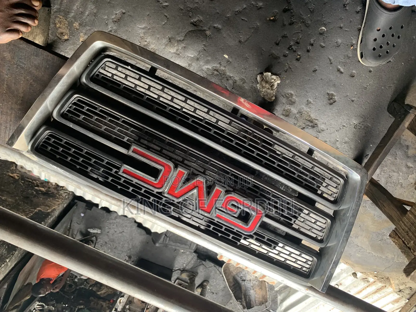 GMC Terrain 2012 Front Grill