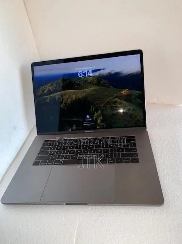 Laptop Apple MacBook Pro 16GB Intel Core i7 SSD 640GB