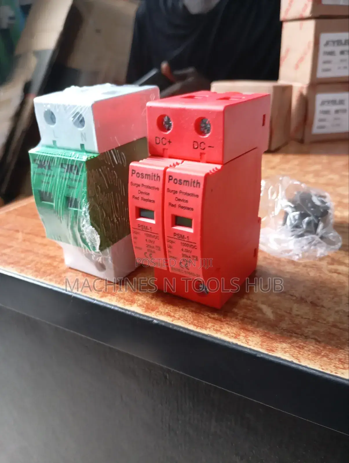AC / DC Surge Protector