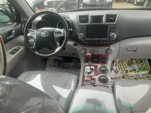 Toyota Highlander Limited 3.5l 4WD 2013 Gray