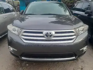 Toyota Highlander Limited 3.5l 4WD 2013 Gray