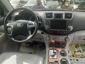 Toyota Highlander Limited 3.5l 4WD 2013 Gray