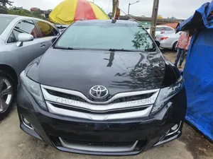 Photo - Toyota Venza XLE 4dr Wagon (3.5L 6cyl 6A) 2015 Black