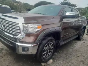 Toyota Tundra 2018 Brown