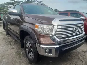 Toyota Tundra 2018 Brown