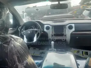 Toyota Tundra 2018 Brown