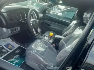 Toyota Tacoma PreRunner V6 4dr Double Cab 6.1 ft. SB (4.0L 6cyl 5A)