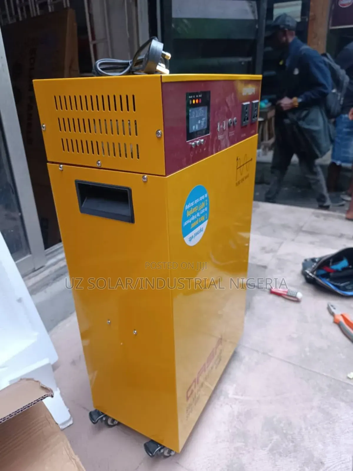 800w Qasa Solar Generator