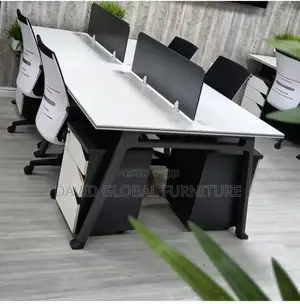 4 Seater Workstation With Chairs