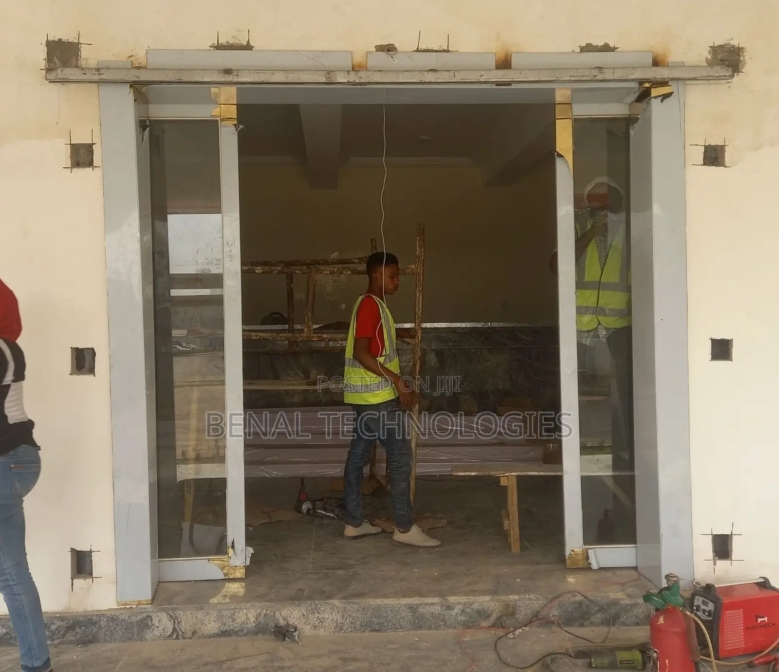 Sensor Glass Door With Automatic Activation