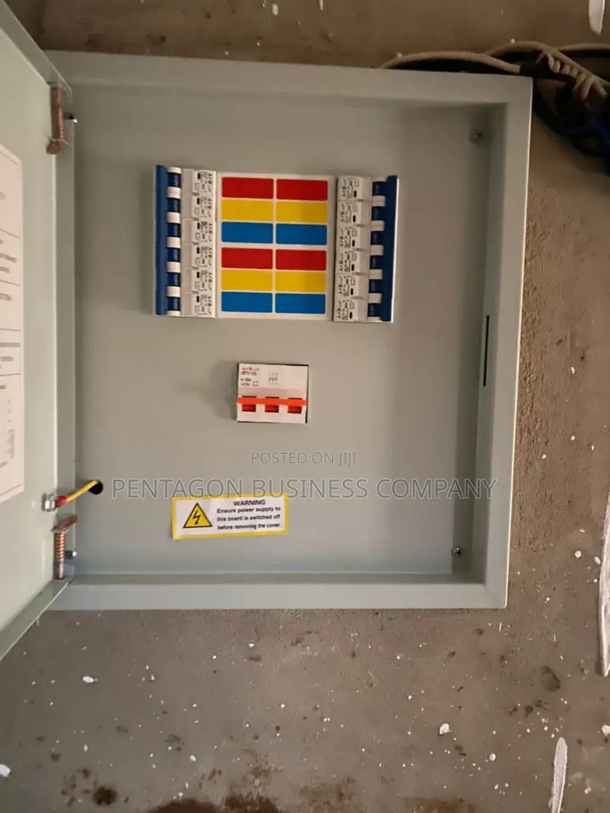A BT Distribution Board 4 Way,3 Phase