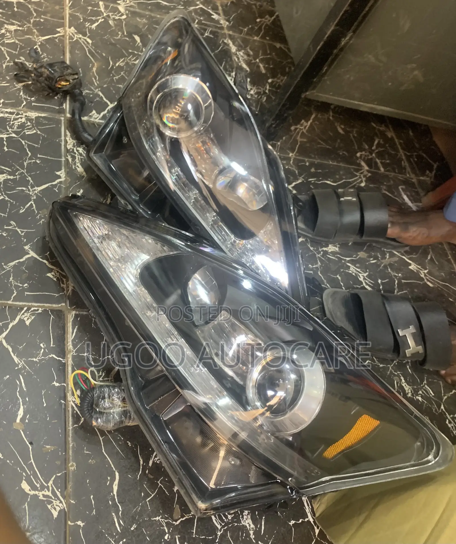 Headlight IS250 With Daylight Set