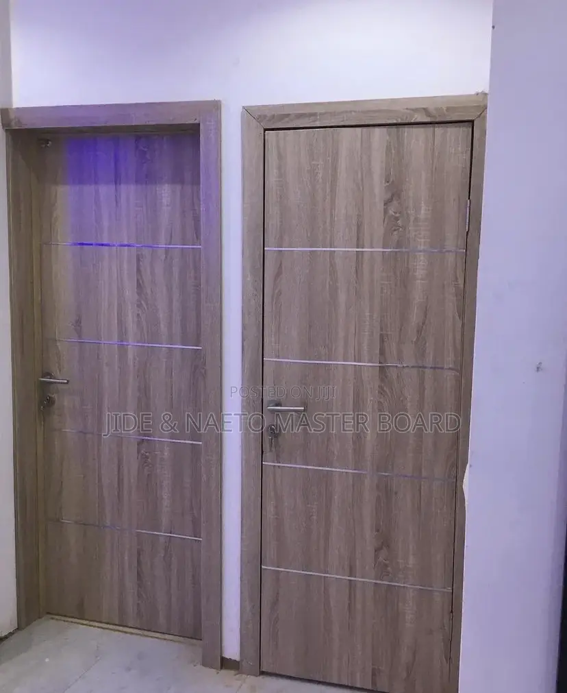 Flush / Wooden Doors
