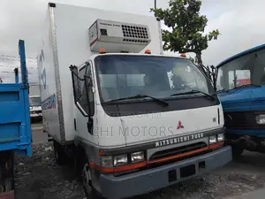 Mitsubish Canter Cooling Truck 2005 White