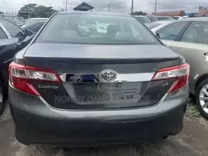 Toyota Camry LE 4dr Sedan (2.5L 4cyl 6A) 2013 Gray