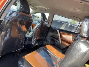 Toyota RAV4 LE AWD (2.5L 4cyl 6A) 2016 Orange