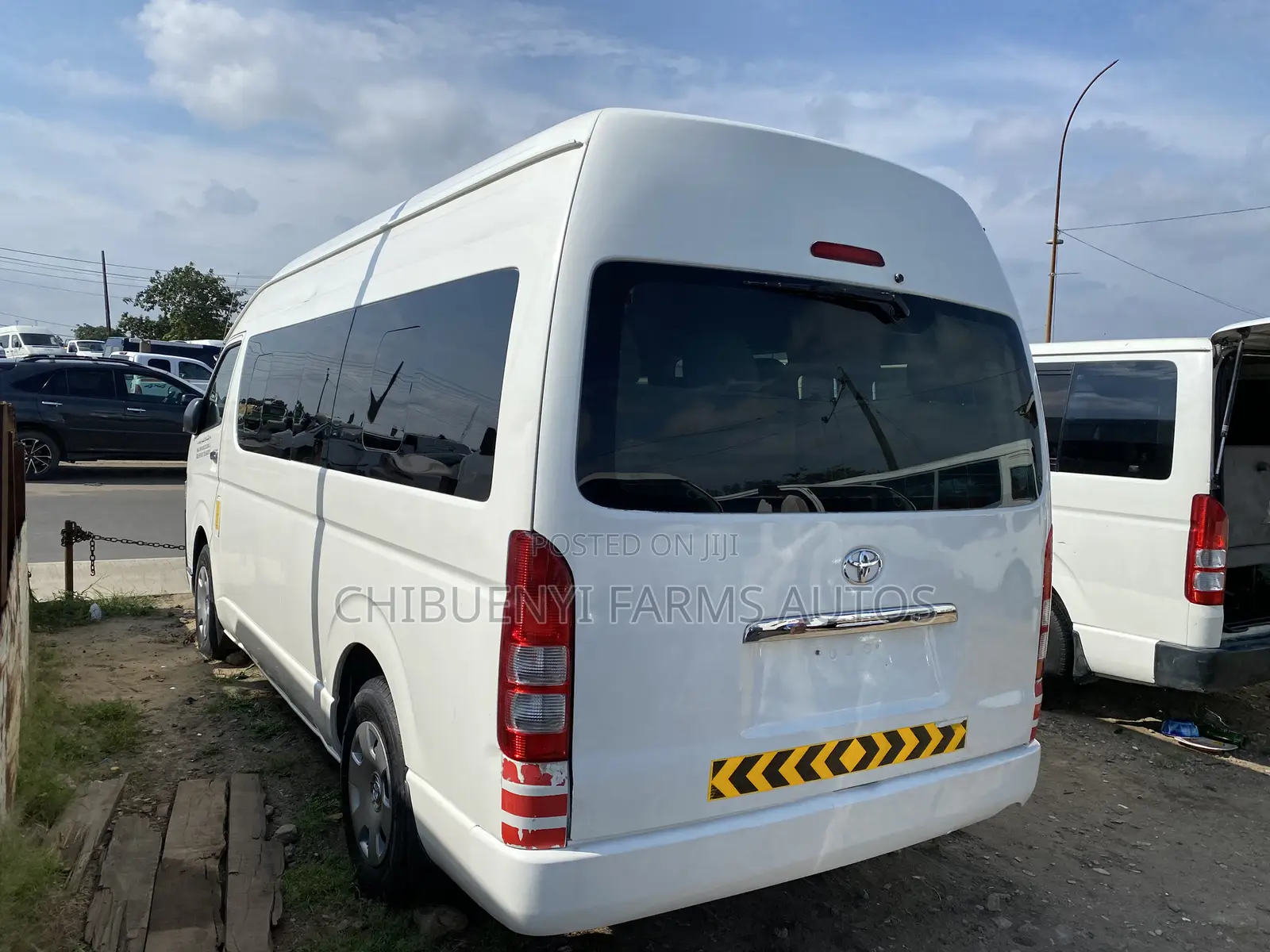 Toyota HiAce 2017 White