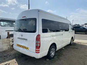 Toyota HiAce 2017 White