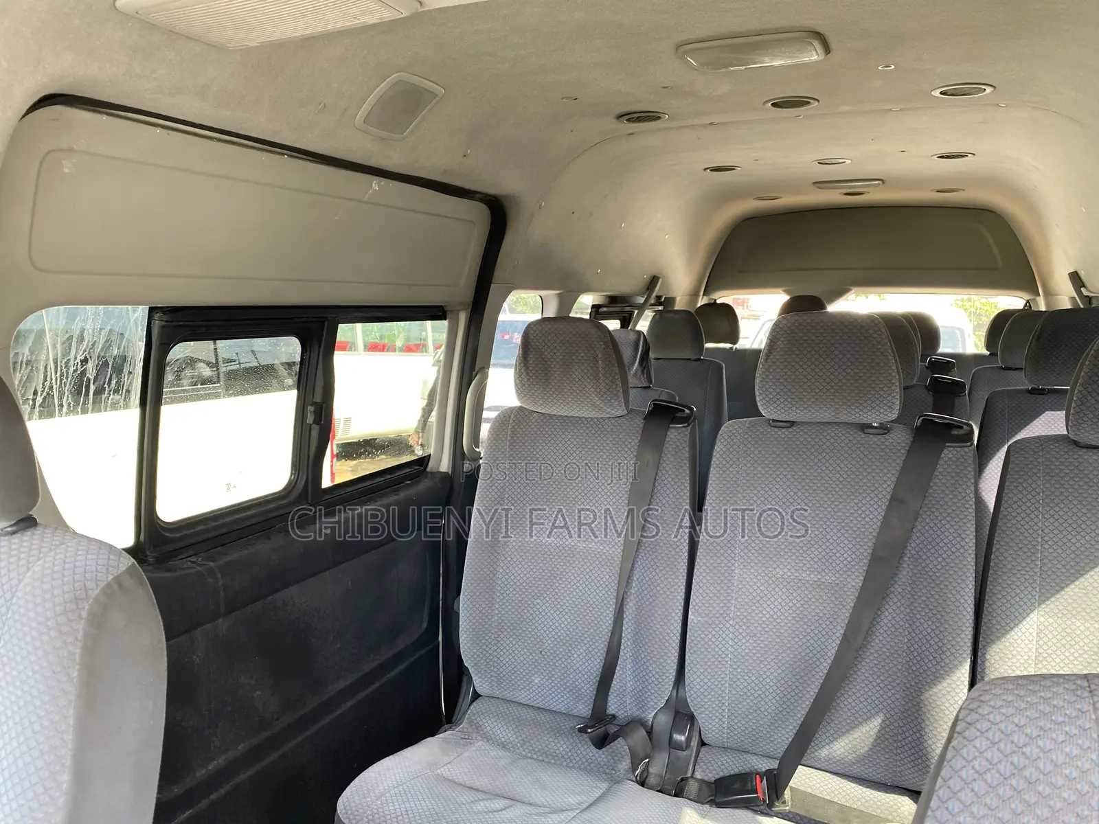 Toyota HiAce 2017 White