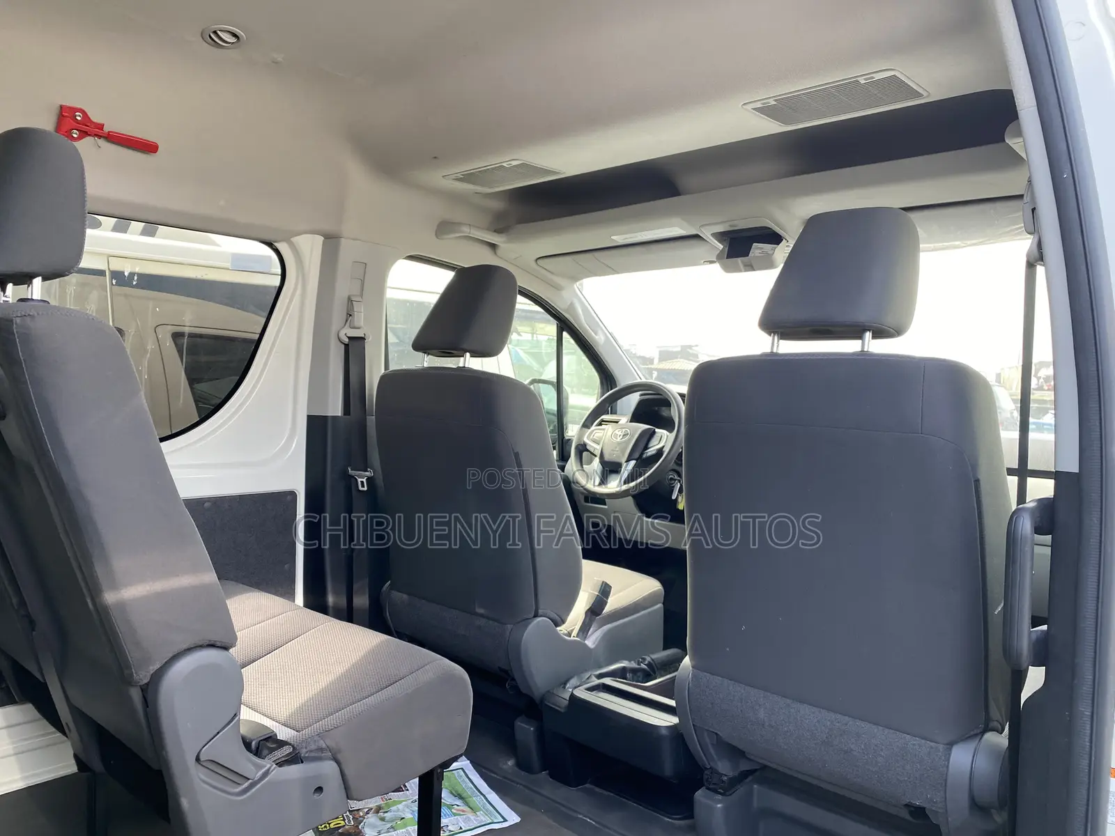 Toyota HiAce 2021 White