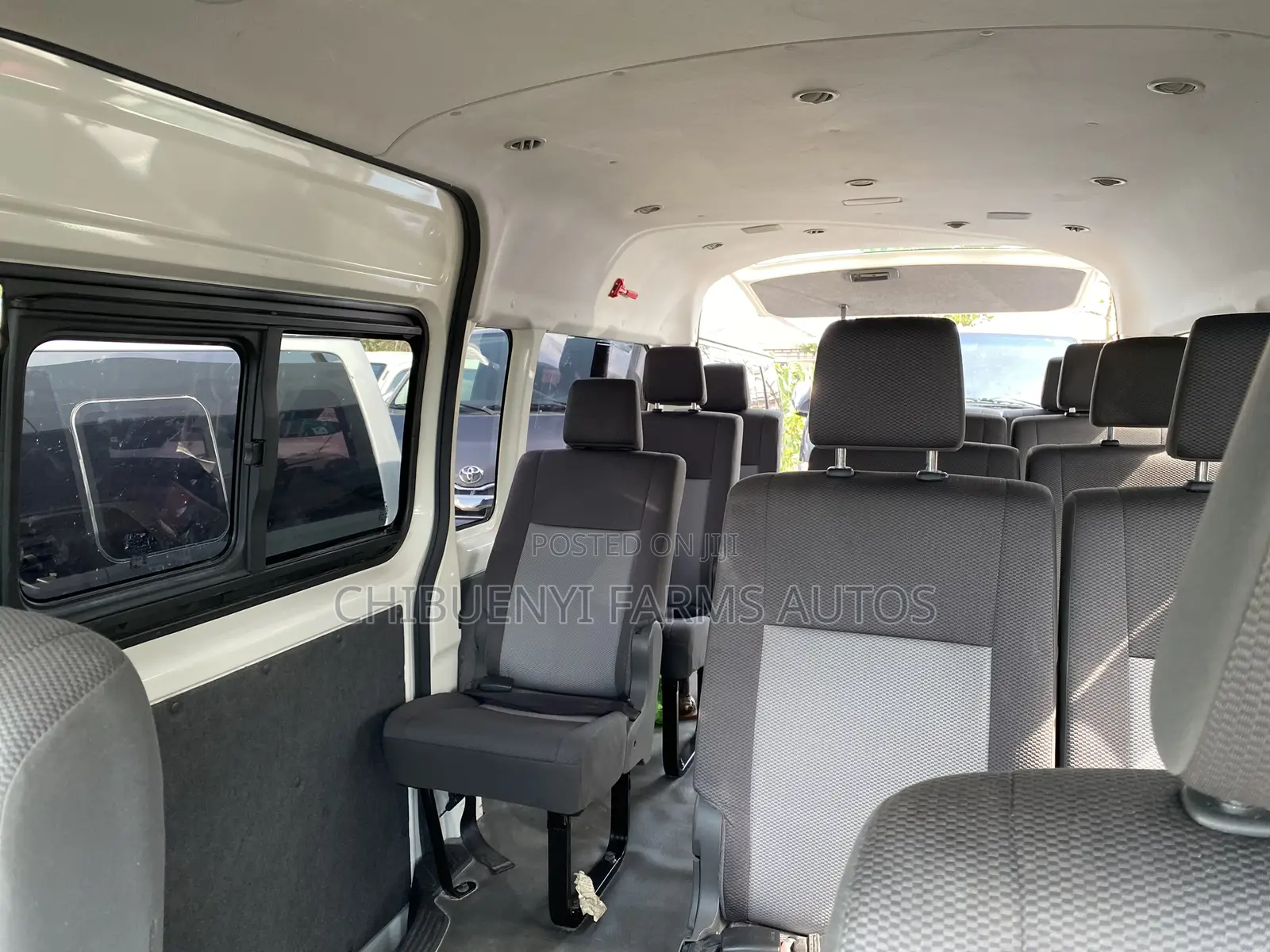 Toyota HiAce 2021 White