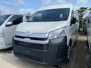 Toyota HiAce 2021 White