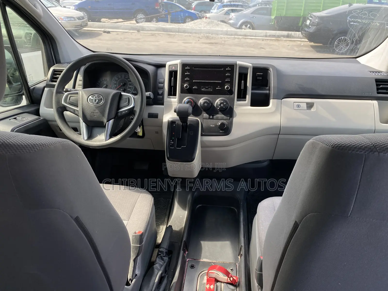 Toyota HiAce 2021 White